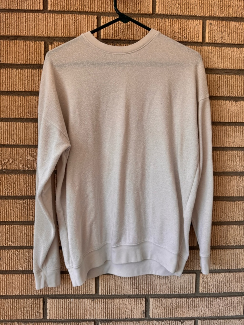 ALO Vintage Cream Pullover Sweater - M